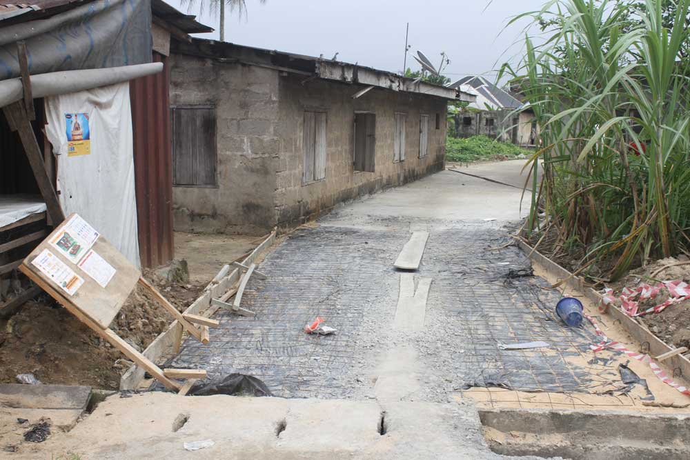 gmou-concrete-walkway-ogboloma-abandoned